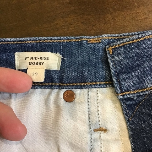 Madewell 29 (US 8) 9” Mid-Rise Skinny Jeans Distressed Frayed Hems Stretch - Picture 10 of 15